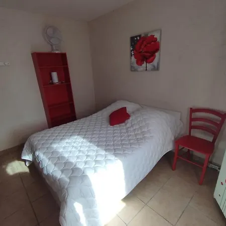 D Hotes En Provence, Au Pied Du Luberon, Les Coquelicots