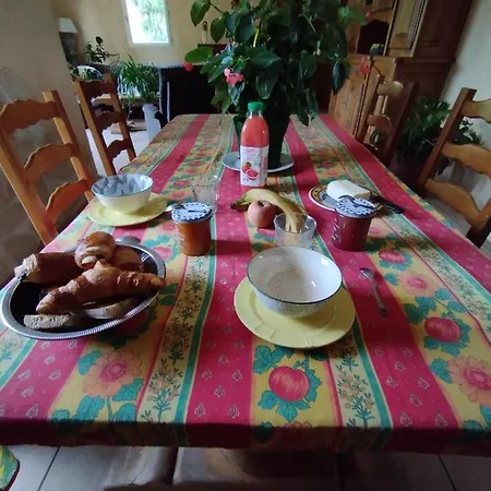 Homestay D Hotes En Provence, Au Pied Du Luberon, Les Coquelicots