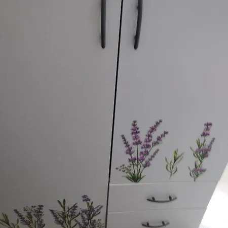 D Hotes En Provence, Au Pied Du Luberon, Les Coquelicots Homestay